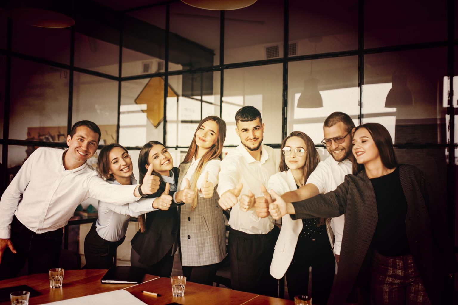 team building : collaborateurs en activité de groupe dynamique