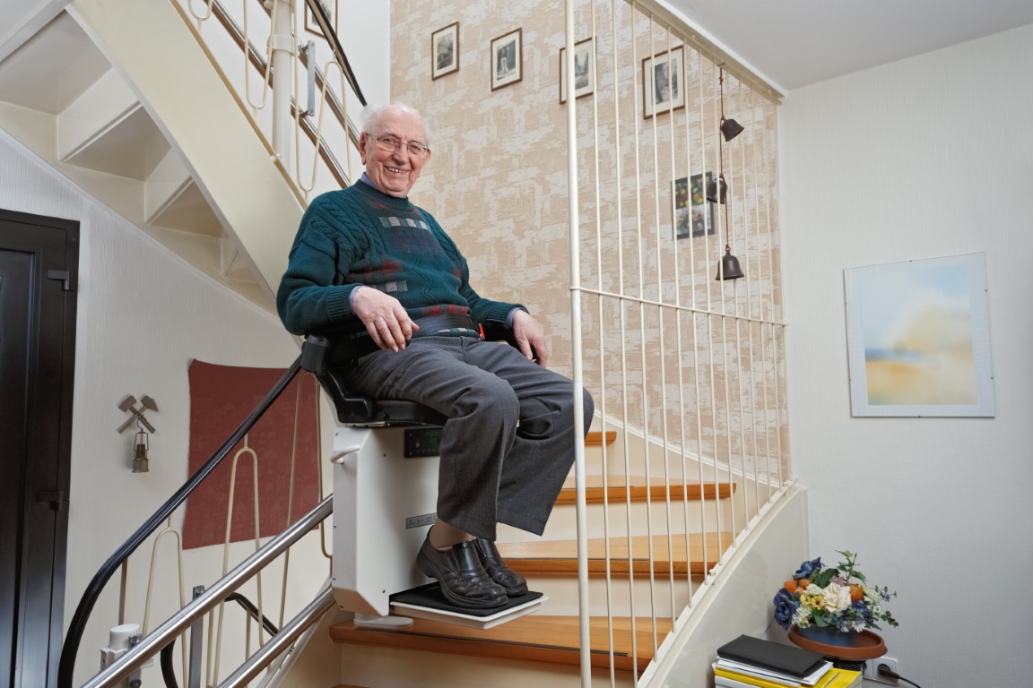 monte escalier pour personnes agees